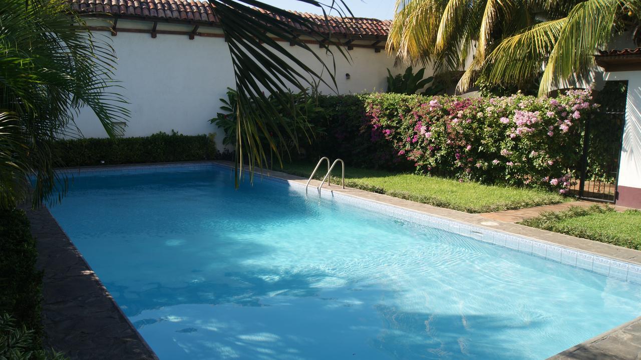 Hotel Cacique Adiact León エクステリア 写真